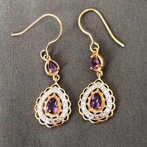 NWOT. Disney Princess Jasmine inspired earrings.